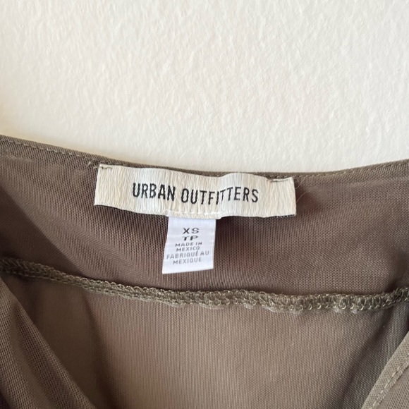 UO Mesh Twist Front Fly-Away Cami - Picture 4 of 4